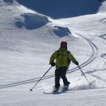 Descente dans une belle poudreuse